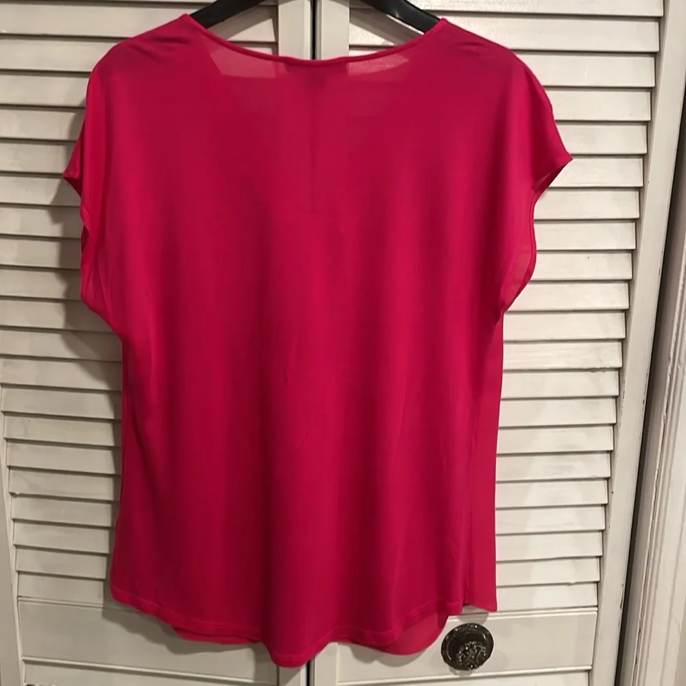 NWOT Pink Fushia V-Neck Short Sleeve Slip on Tunic Blouse, Size Small - Picture 2 of 6
